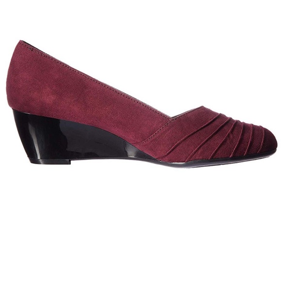 NIB Bordeaux Pleated Top Kitten Heel Wedge Pump - Picture 7 of 8